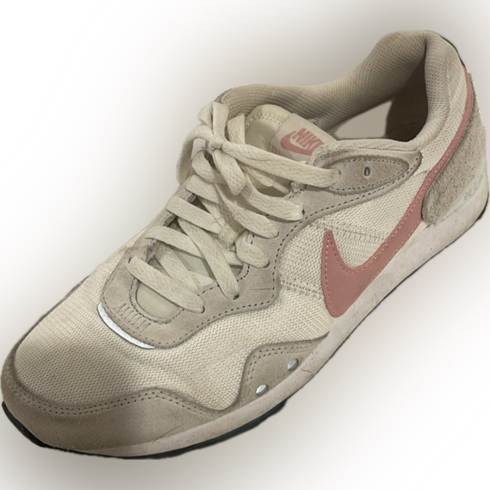 Nike Venture Running Shoe (Women) 9